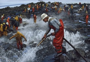 Exxon Valdez cleanup. Photograph by Natalie Fobes, National Geographic