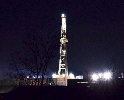 Drilling rig in Ohio, December 2015